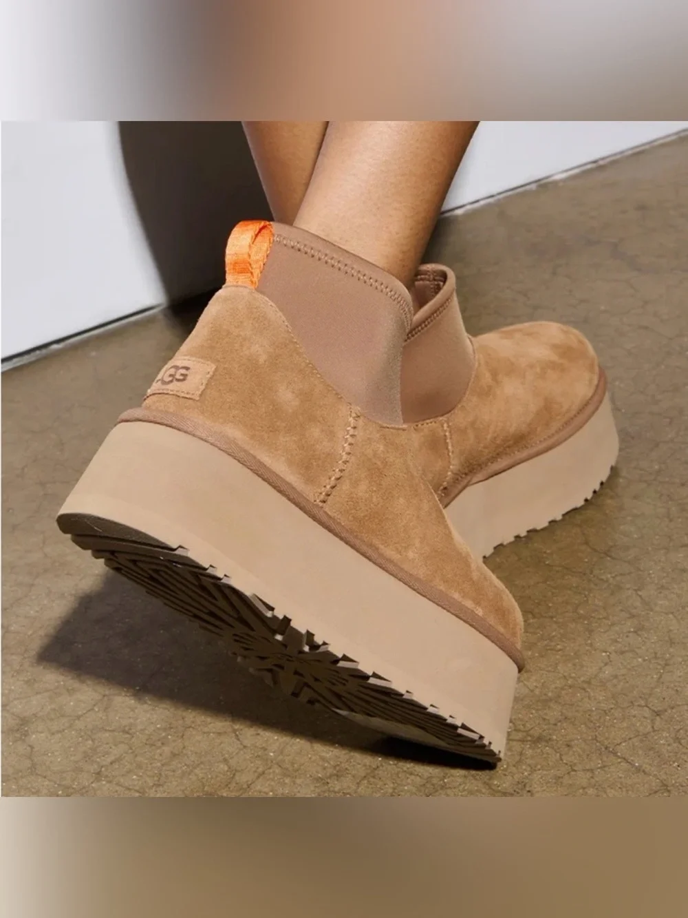 UGG Classic Mini Dipper In Chestnut - Size 9 - NWOT